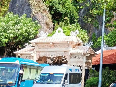 THUÊ XE THAM QUAN DU LỊCH